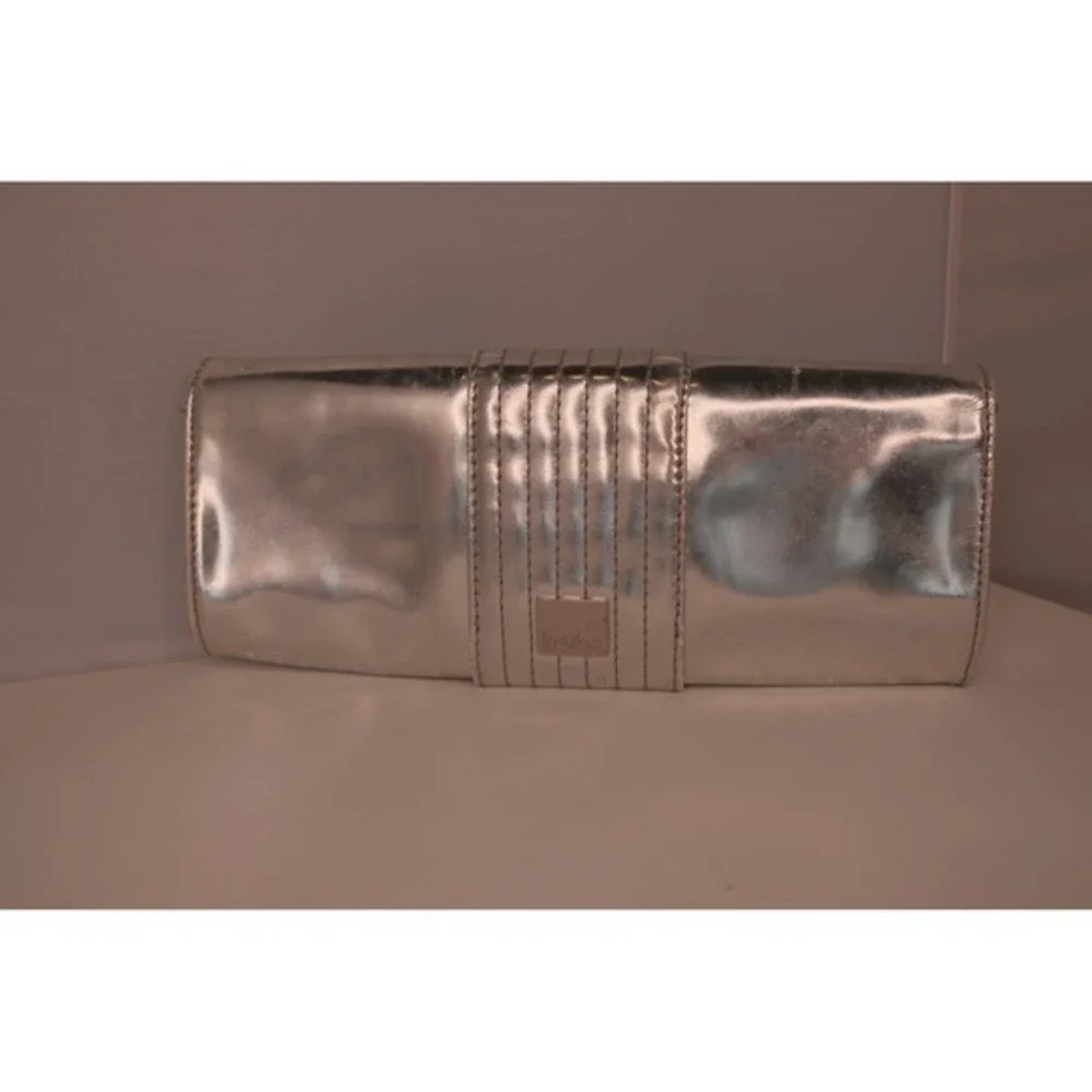 Kooba Silver Metallic Clutch Evening Handbag‎ Women's Fashion Accessory lux